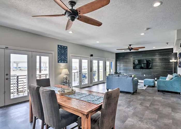 Secluded Seabrook Waterfront Home W/ Patio!