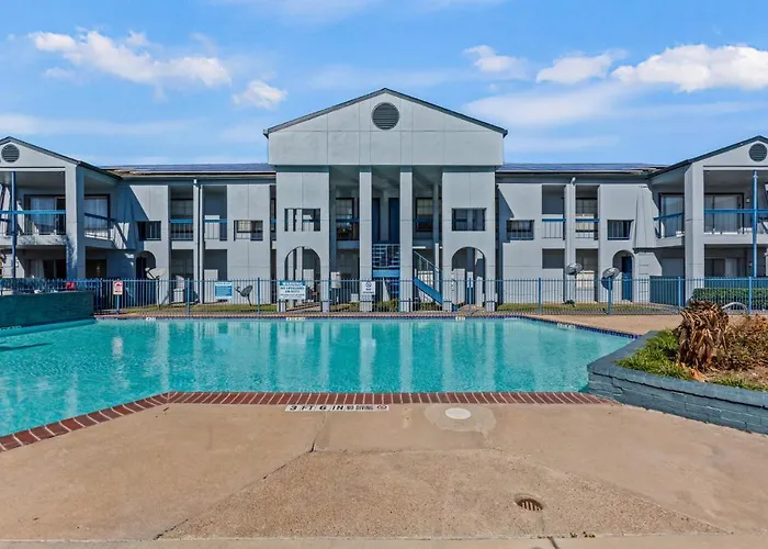 Longer Term Option 1 Bed By Clear Lake, Nasa And Kemah