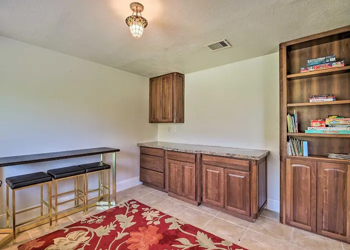 Spacious Seabrook Home W/ Patio: 1 Mi To Beach!