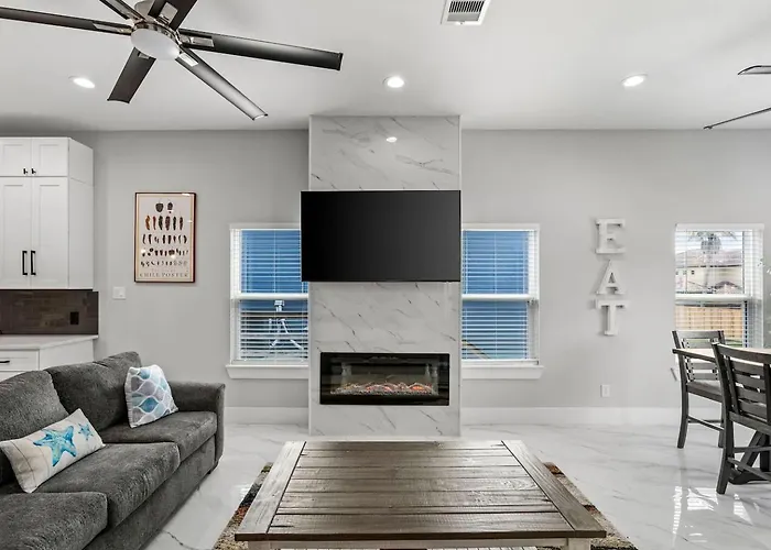Stunning 4Br Home Near The Bay!