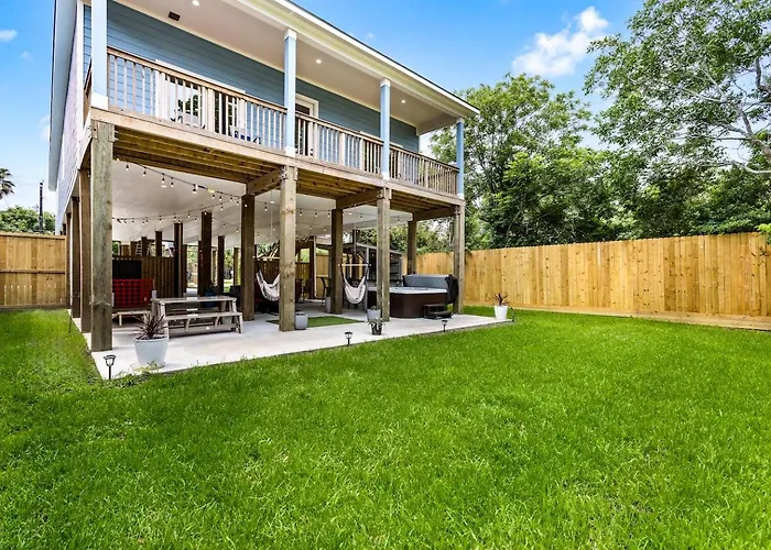 Stunning 4Br Home Near The Bay!